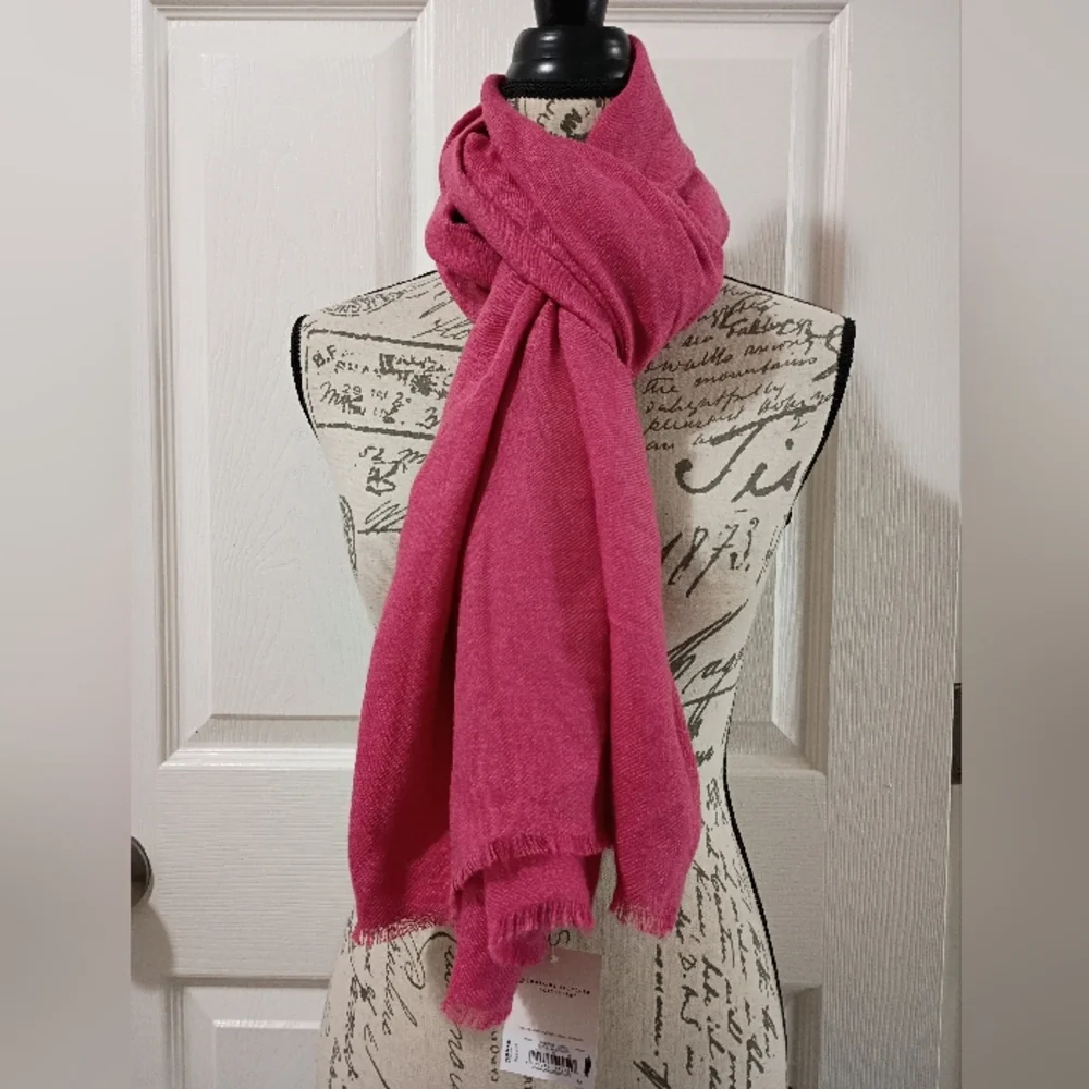 LC Lauren Conrad Pink / Light Mauve Fringed Scarf / Wrap
